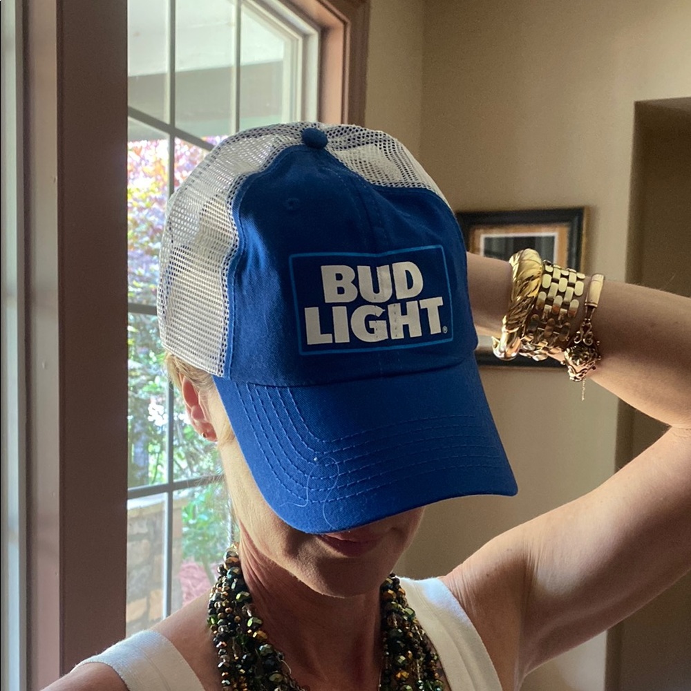 Bud Light Blue Graphic Baseball Cap with White Net Back
One Size, Adjustable